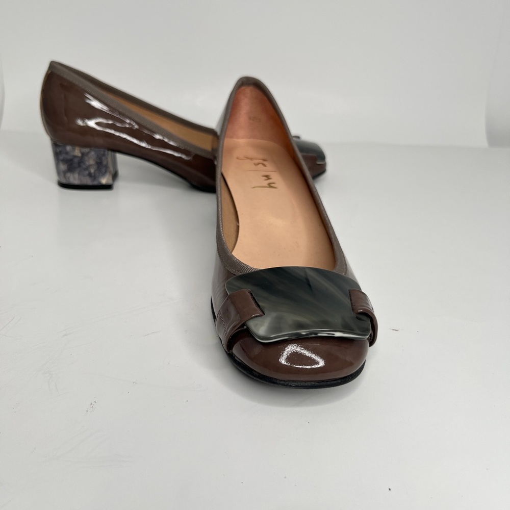 French Sole fs/ny  Taupe flats with gray marble detail  7 1/2 B